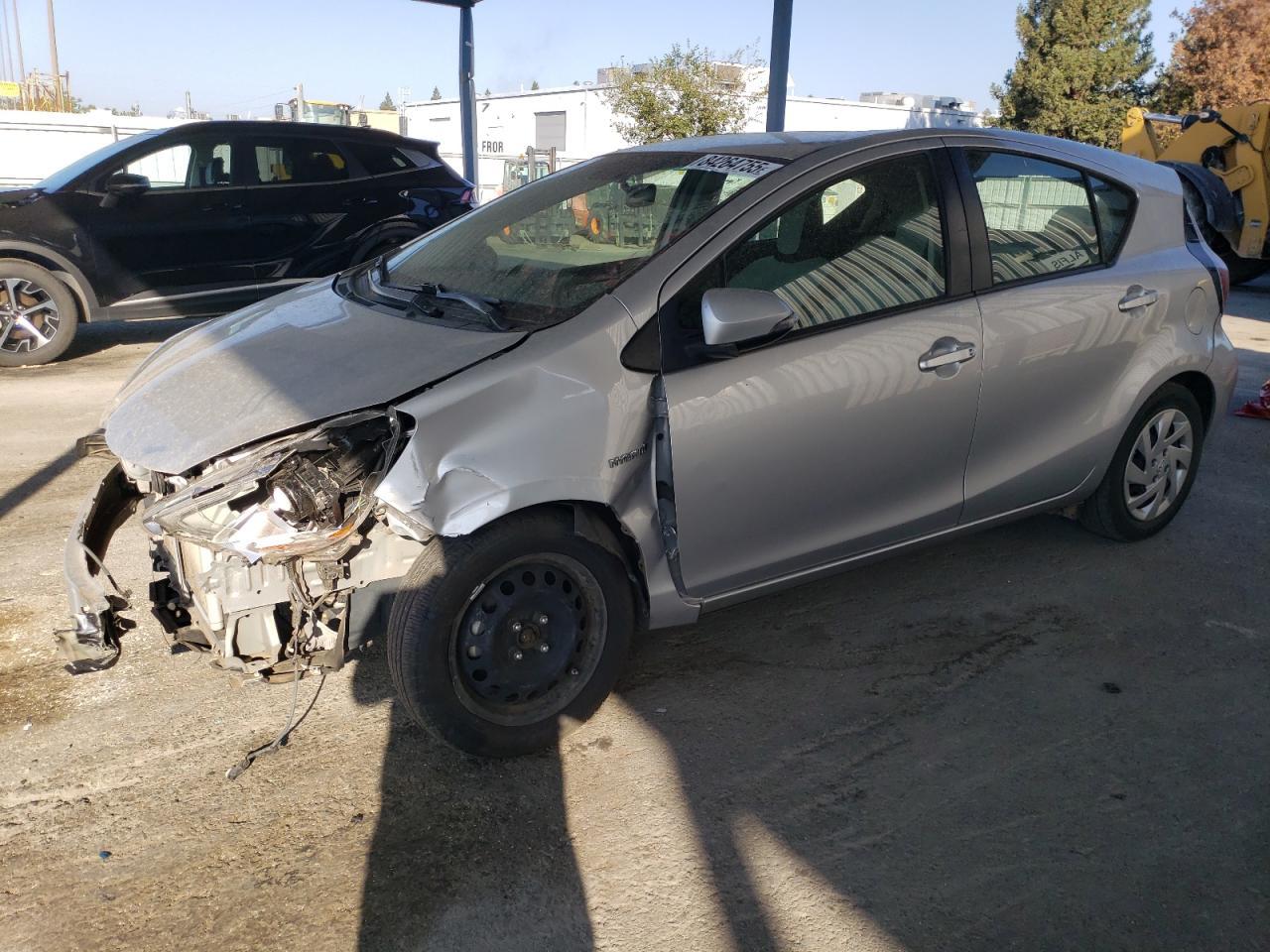2015 TOYOTA Prius c