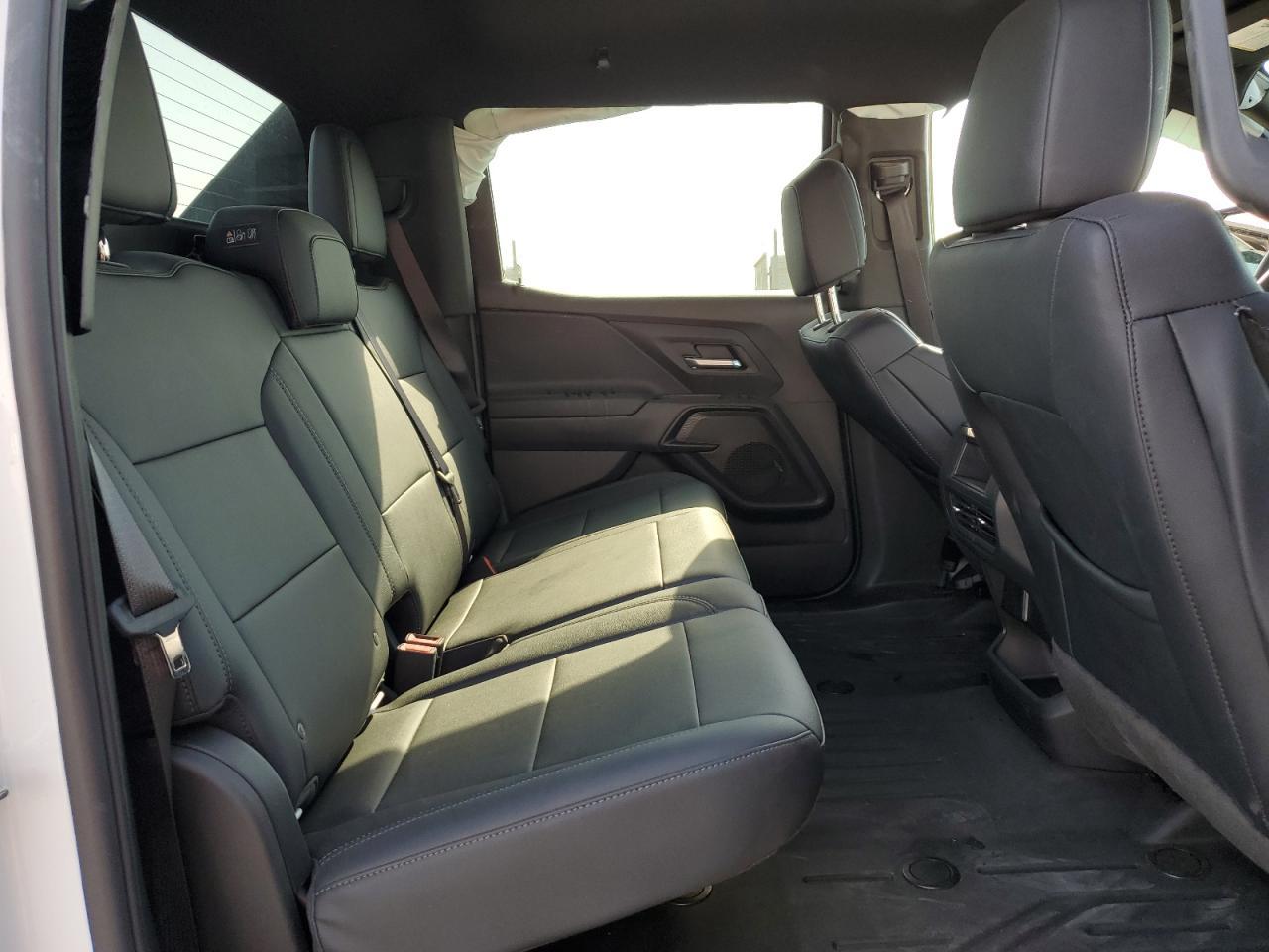 2025 CHEVROLET Silverado