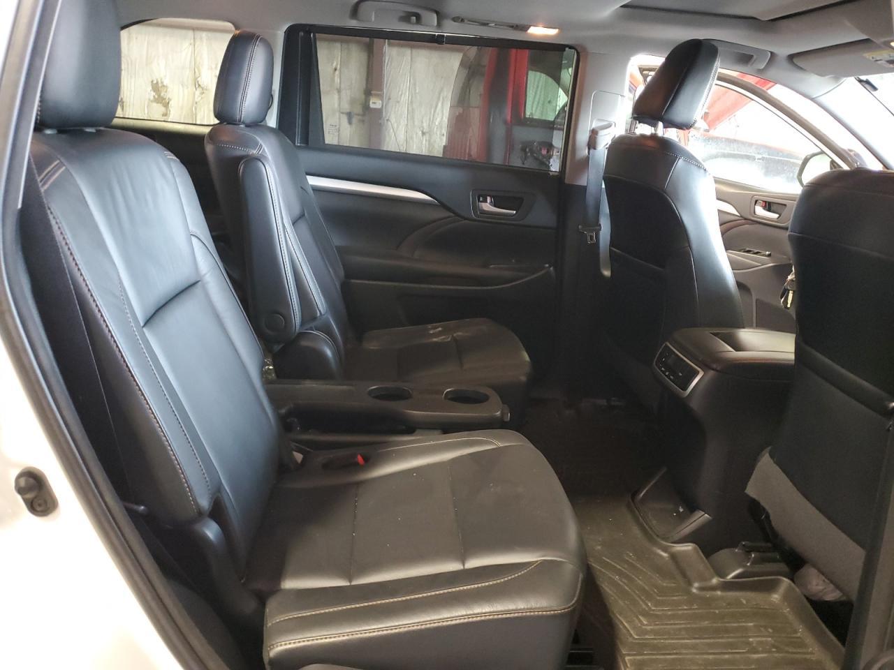 2017 TOYOTA HIGHLANDER