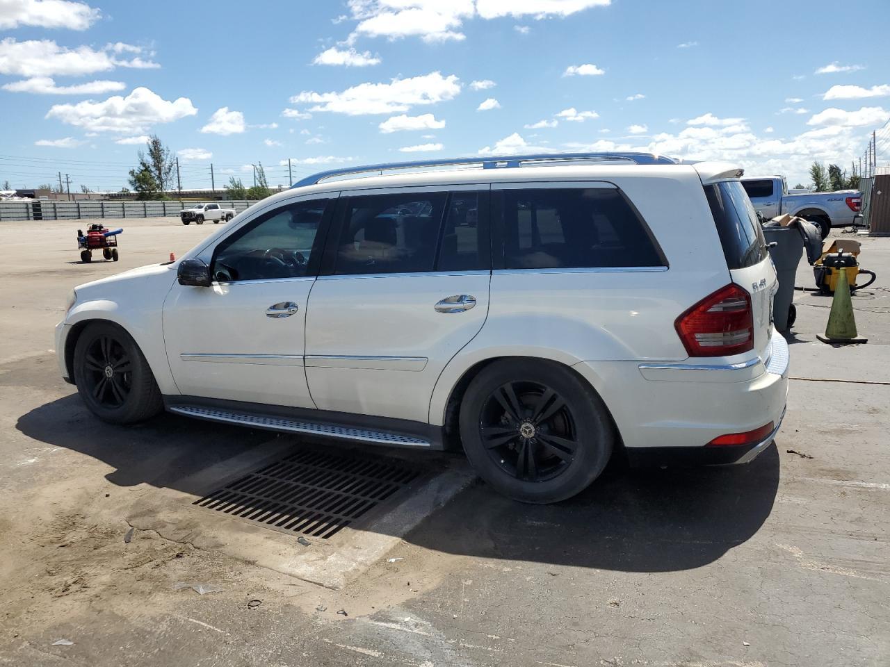 2011 MERCEDES-BENZ GL-Class