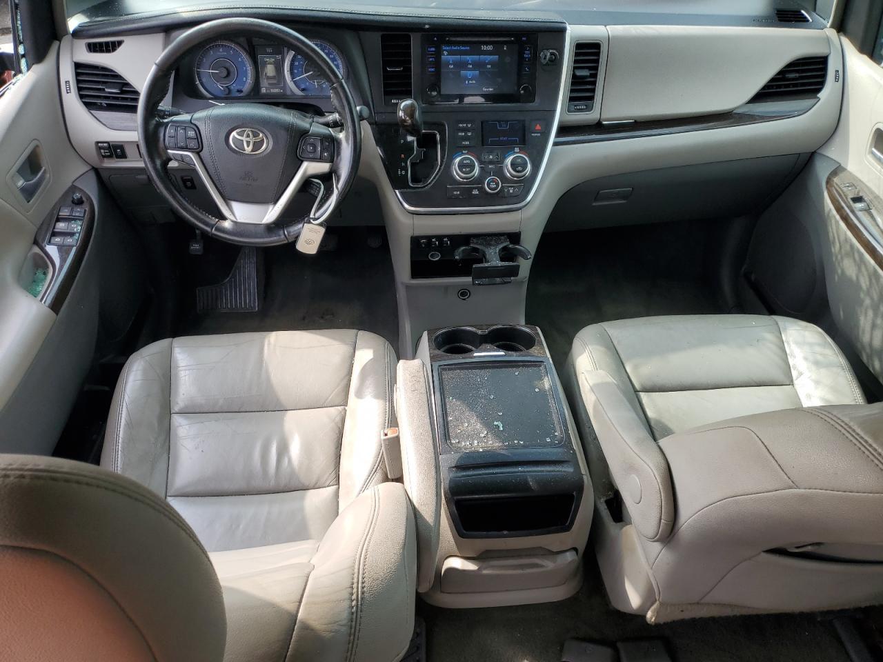 2016 TOYOTA SIENNA