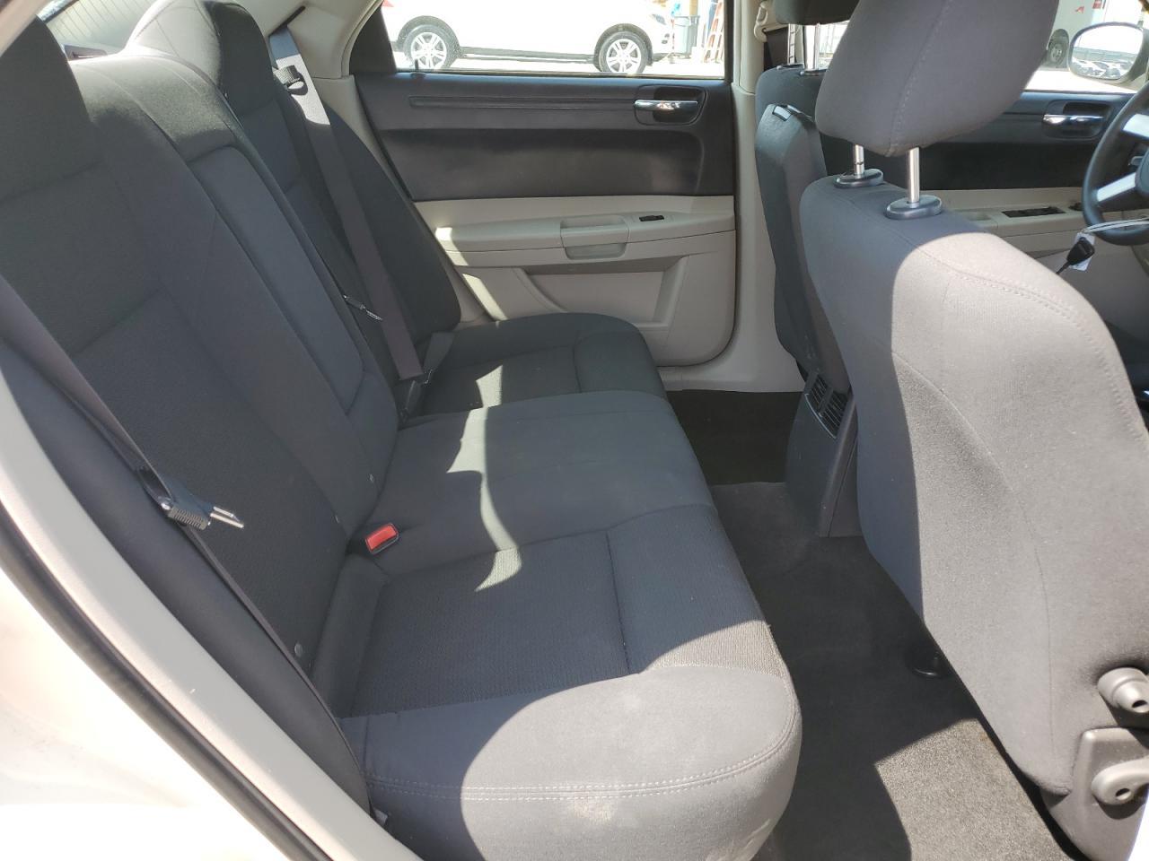 2005 CHRYSLER 300