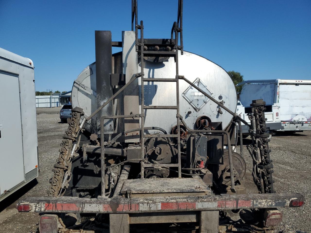 2005 FORD F-750