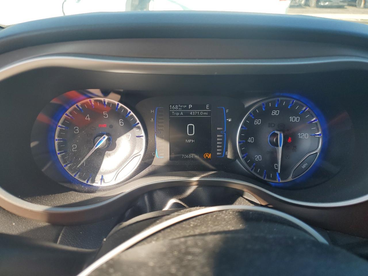 2022 CHRYSLER Voyager