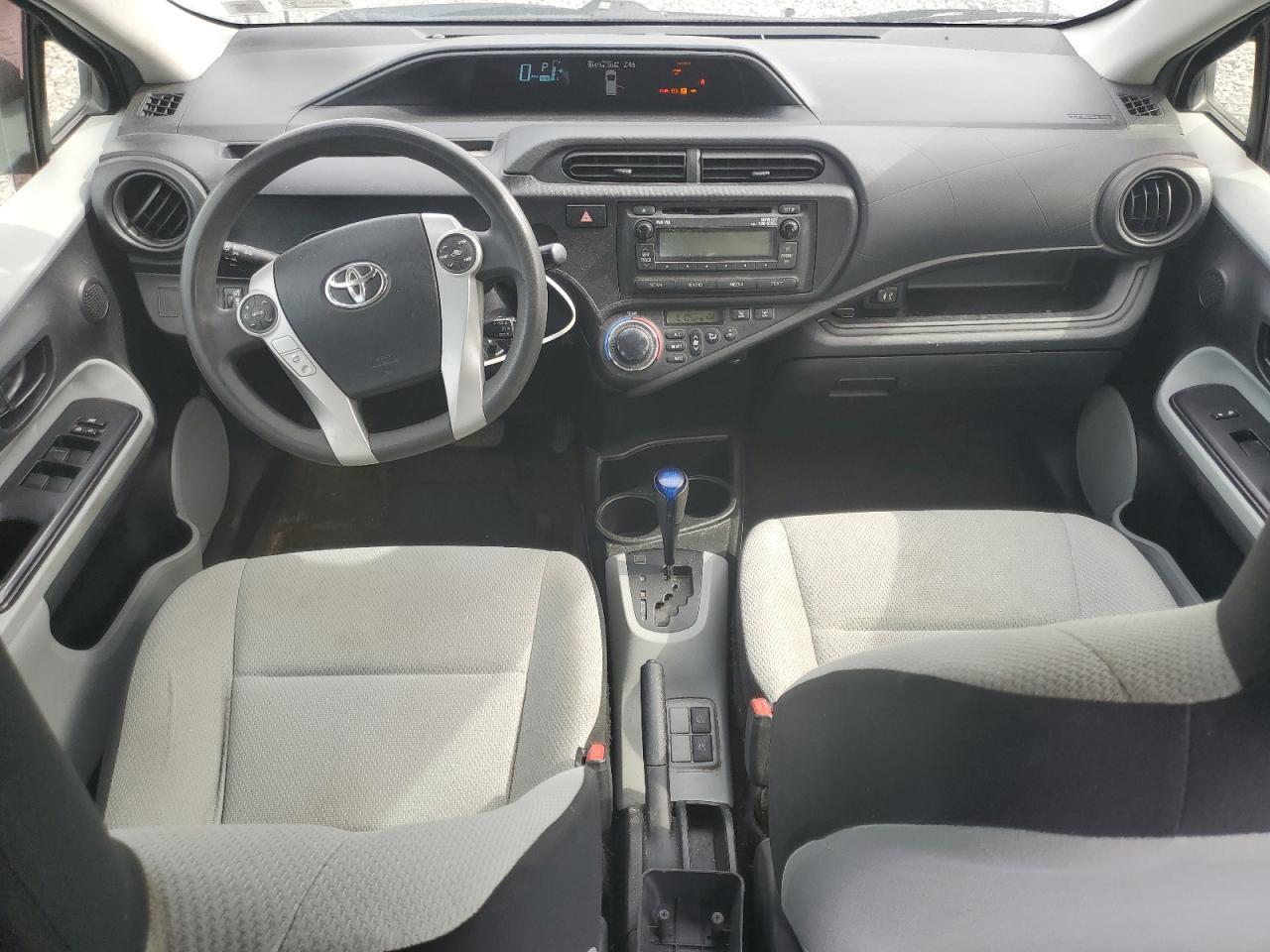 2014 TOYOTA Prius c