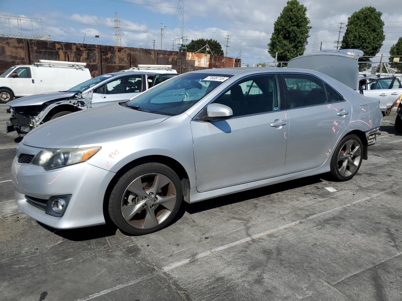 2014 TOYOTA CAMRY