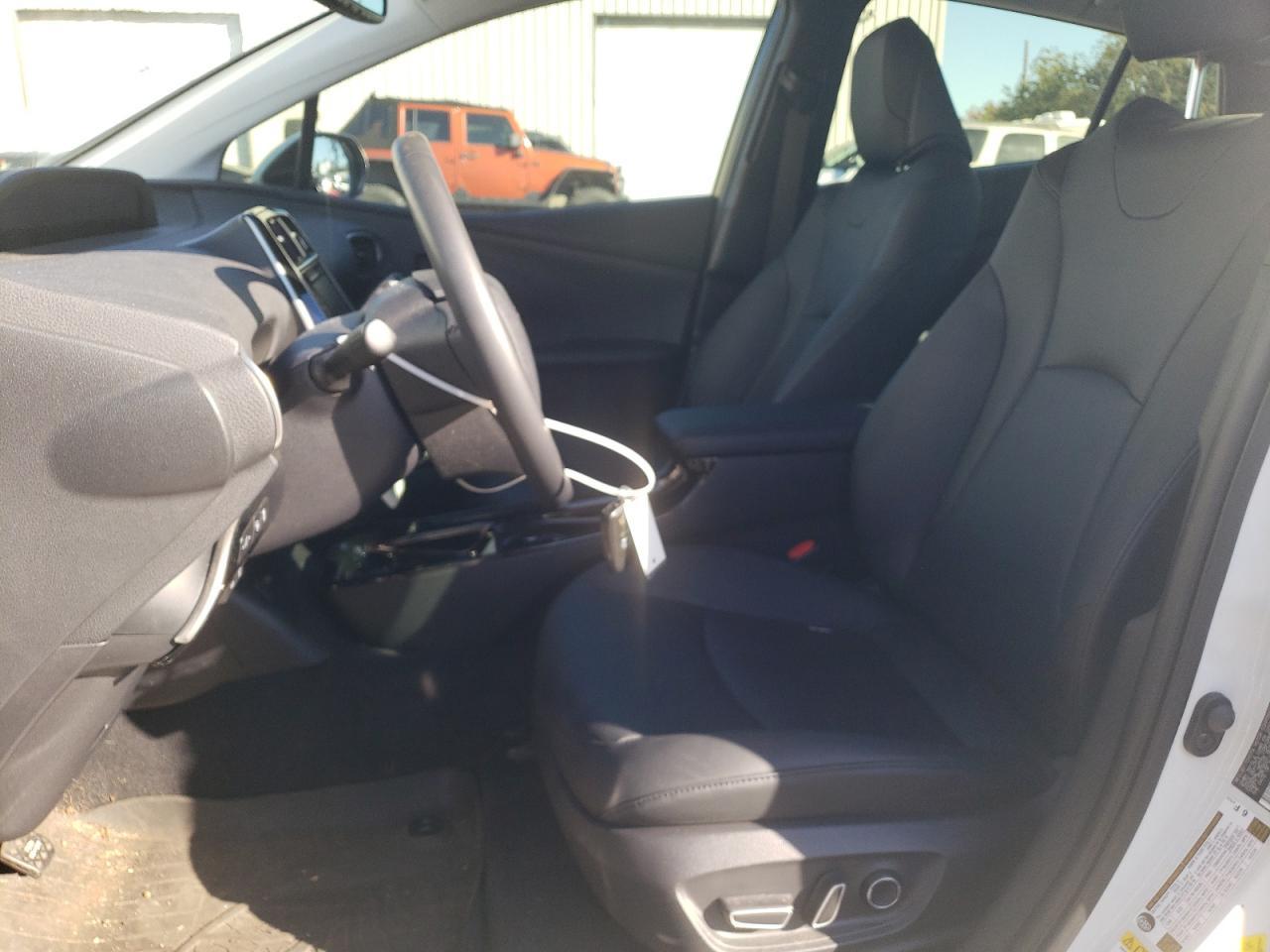 2017 TOYOTA PRIUS