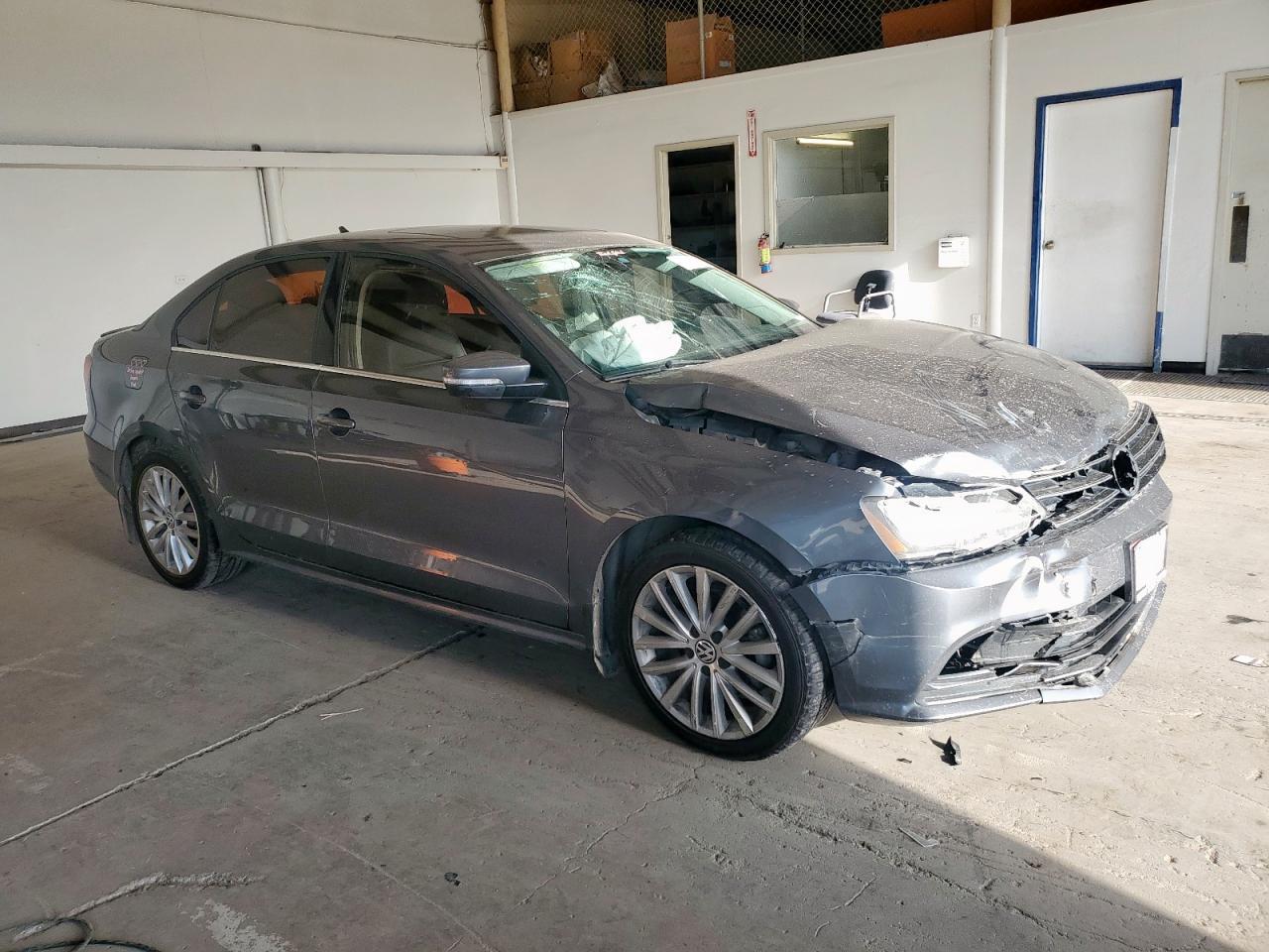 2016 VOLKSWAGEN JETTA