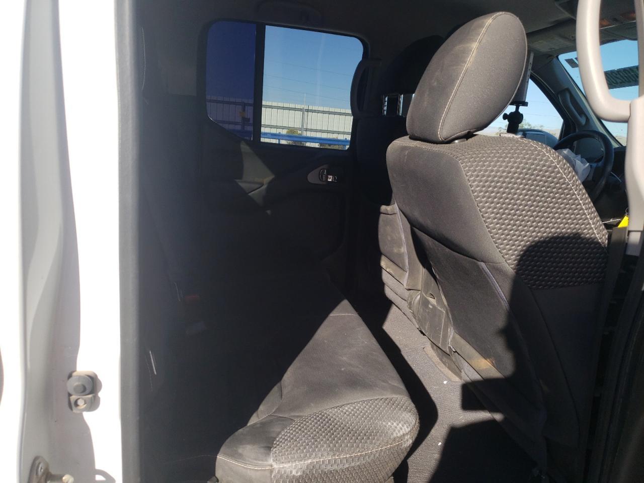 2016 NISSAN Frontier