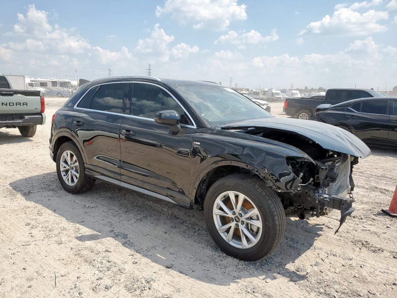 2024 AUDI Q3