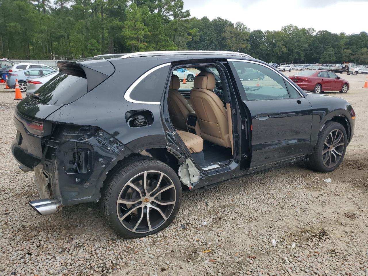 2021 PORSCHE CAYENNE