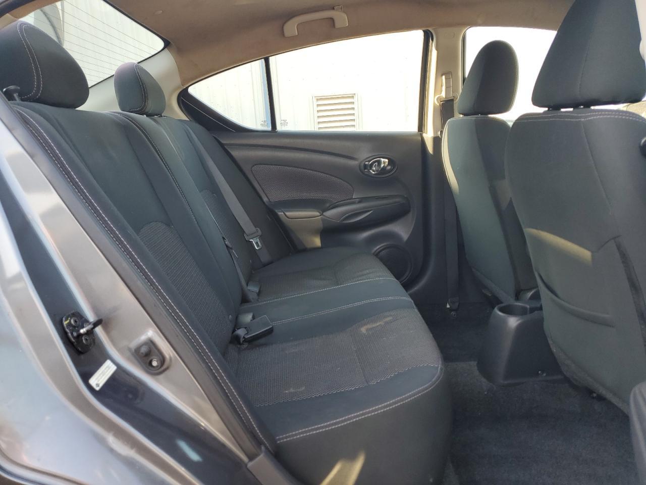 2017 NISSAN VERSA