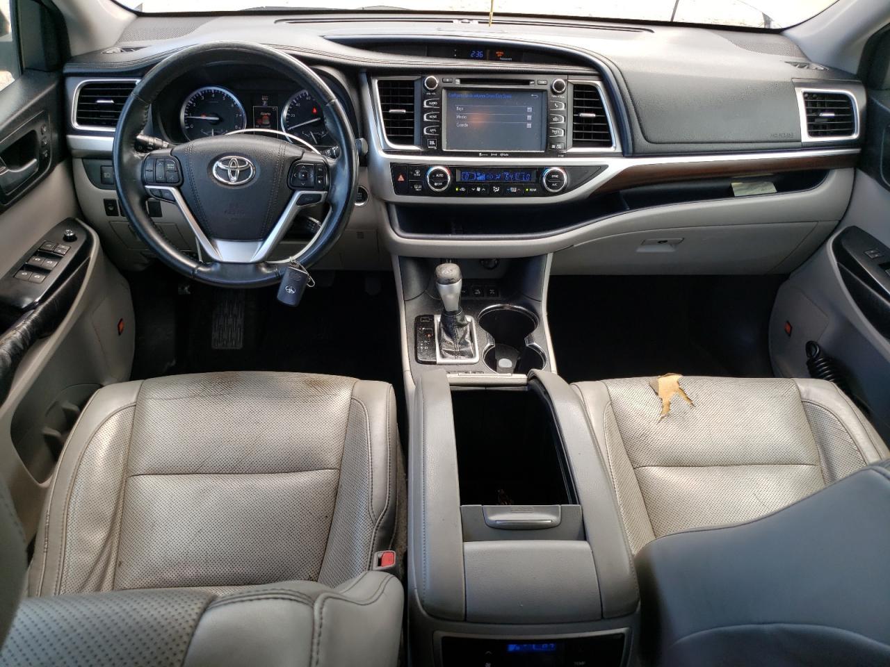 2016 TOYOTA HIGHLANDER