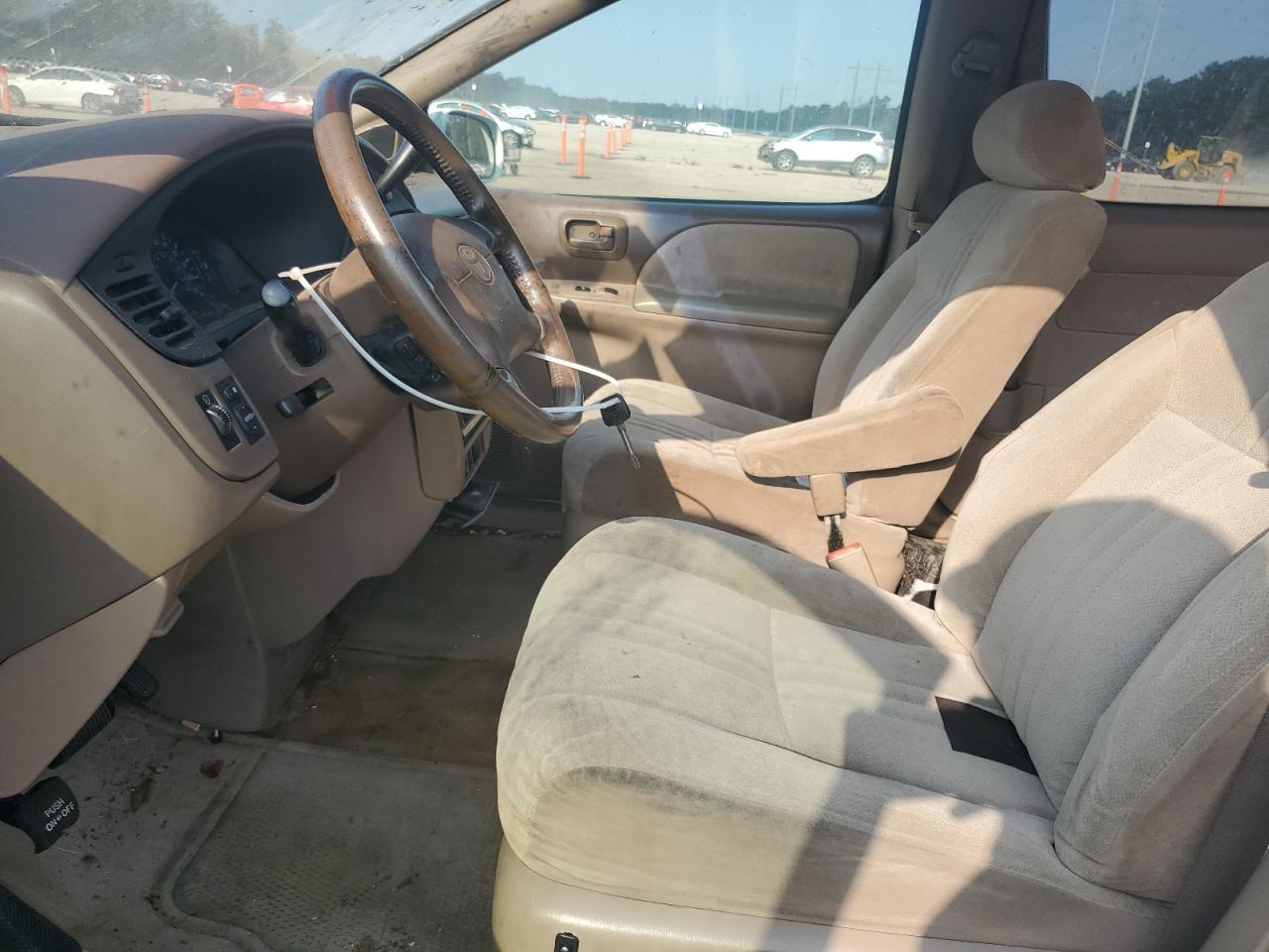 2002 TOYOTA SIENNA