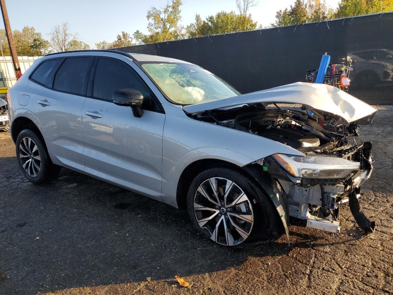 2025 VOLVO XC60