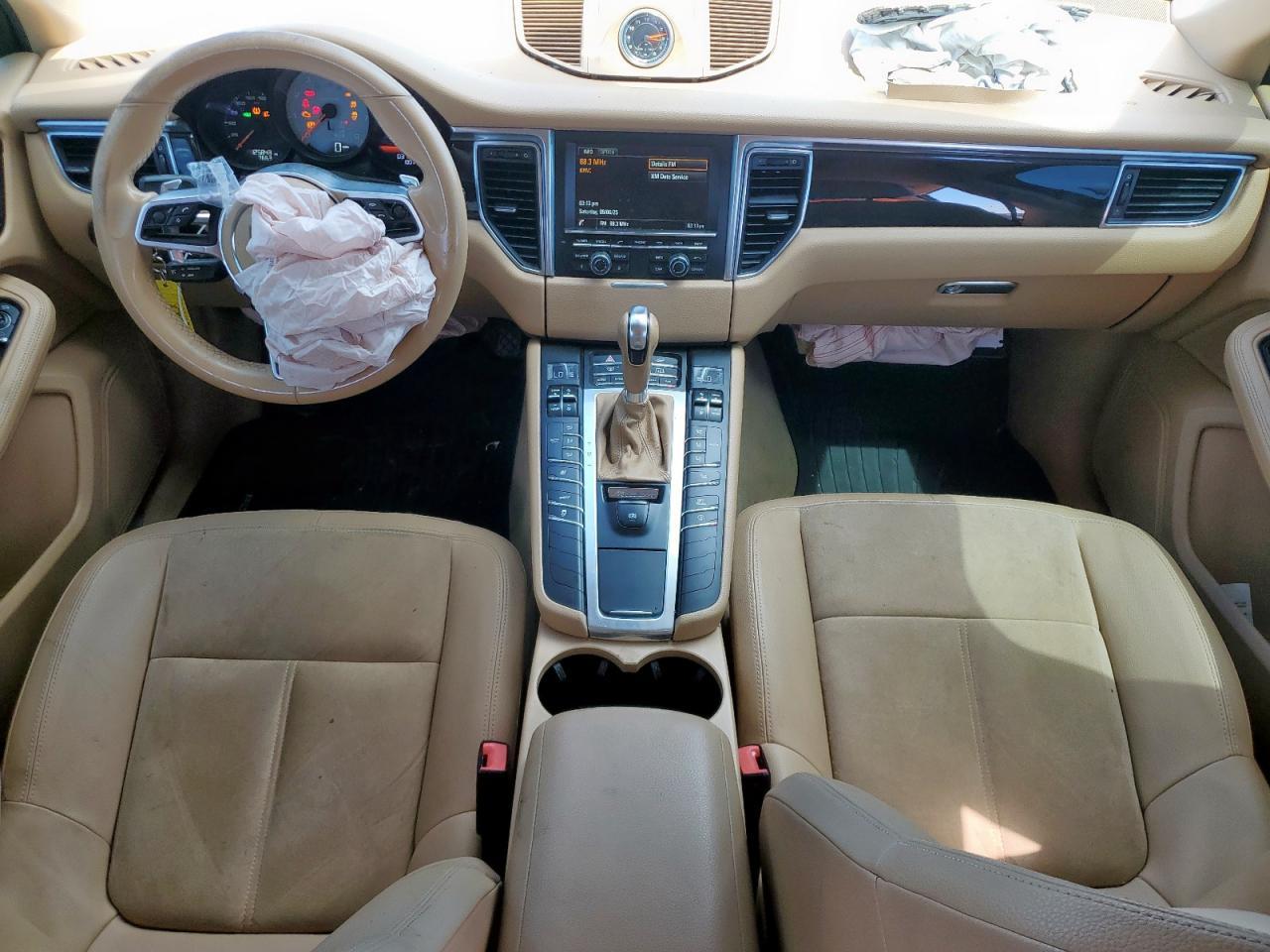 2015 PORSCHE Macan
