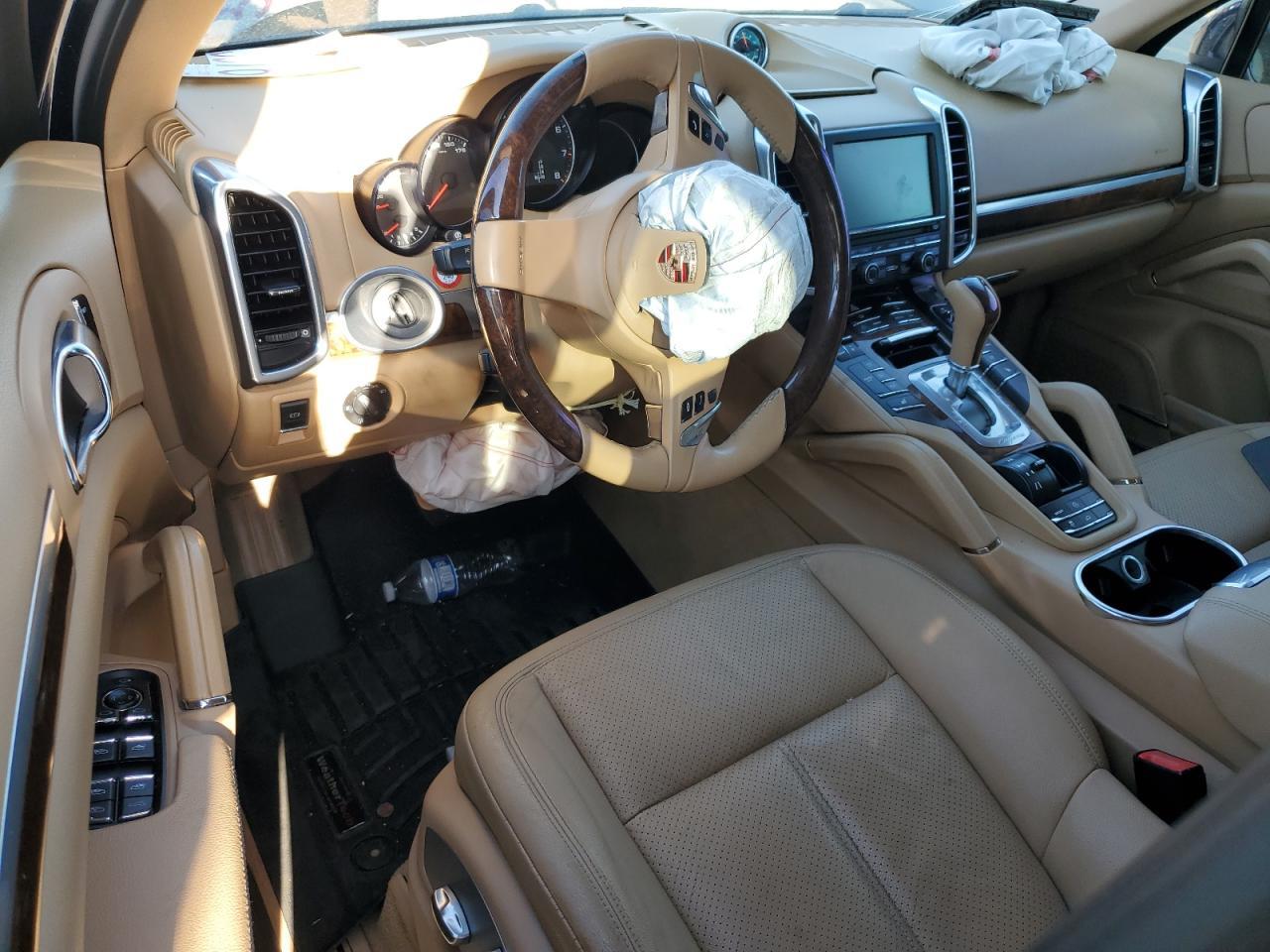 2012 PORSCHE CAYENNE