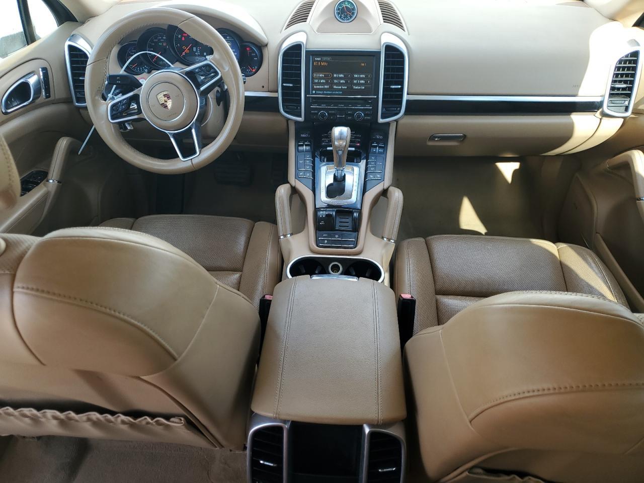 2016 PORSCHE CAYENNE