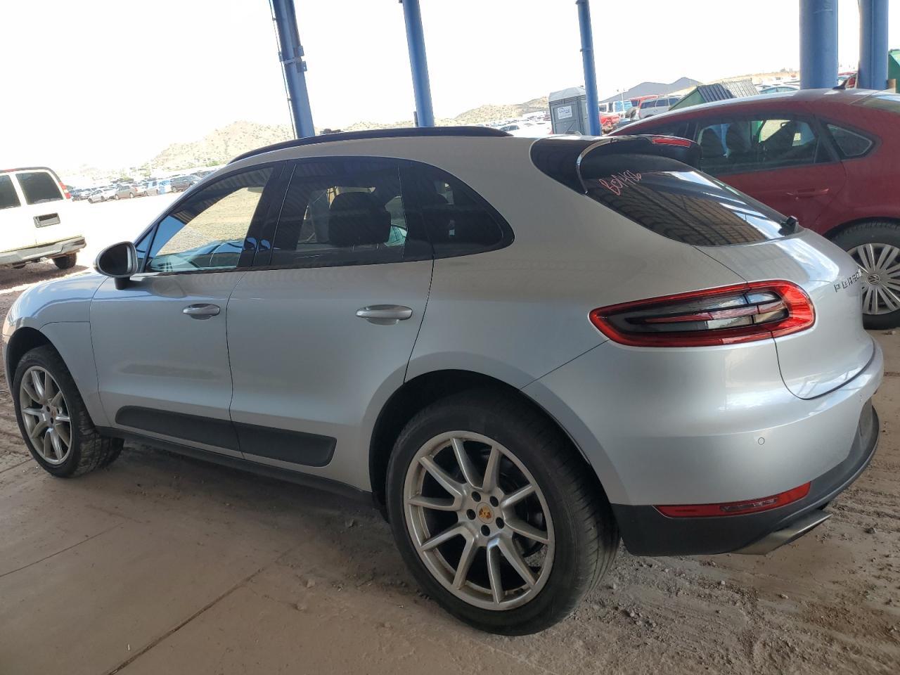2017 PORSCHE Macan