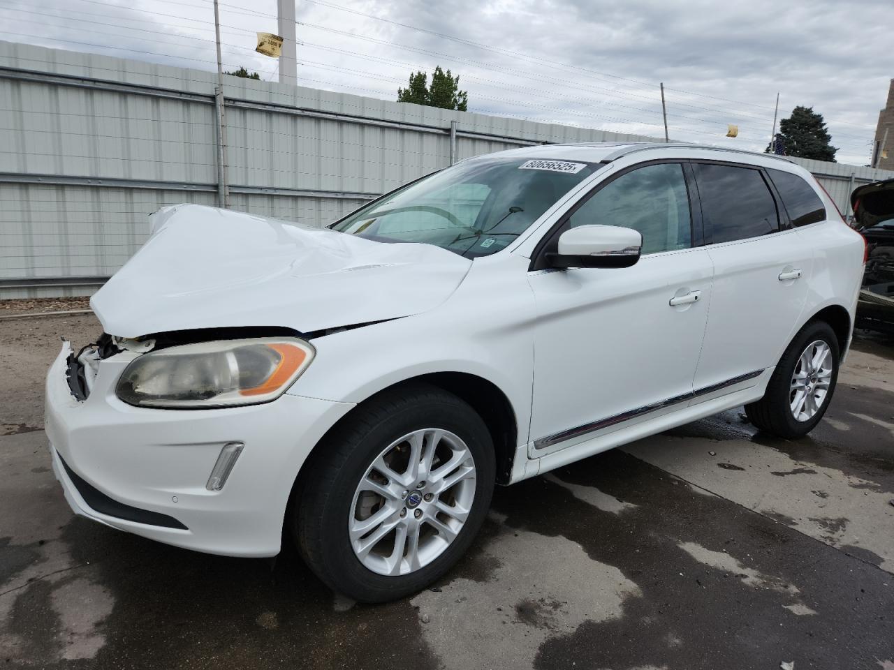 2015 VOLVO XC60