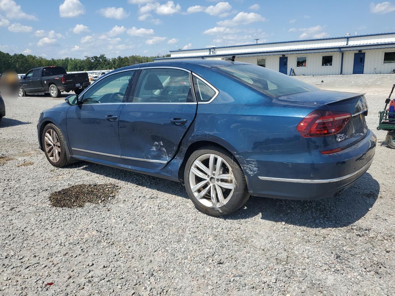 2018 VOLKSWAGEN Passat