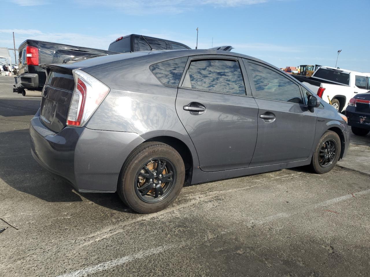 2015 TOYOTA PRIUS