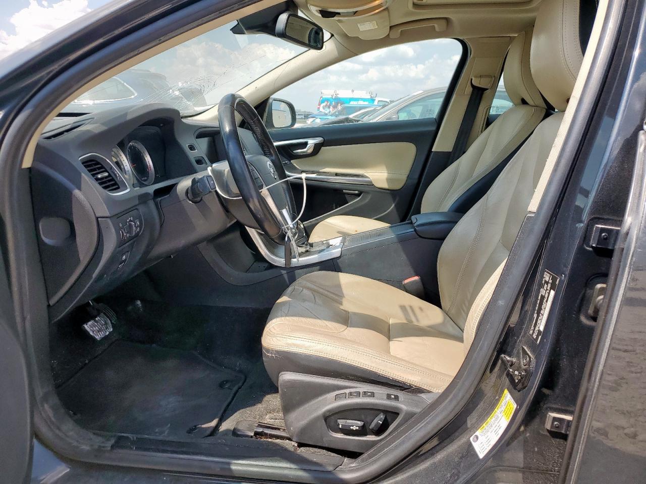 2013 VOLVO S60