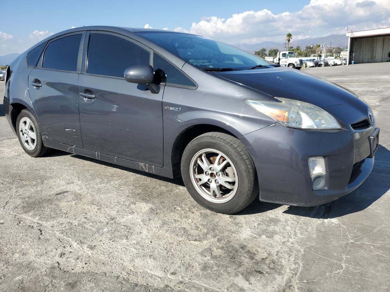 2011 TOYOTA PRIUS