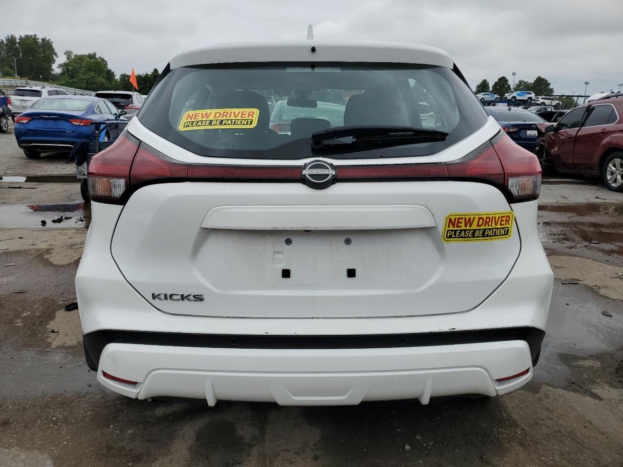 2024 NISSAN KICKS