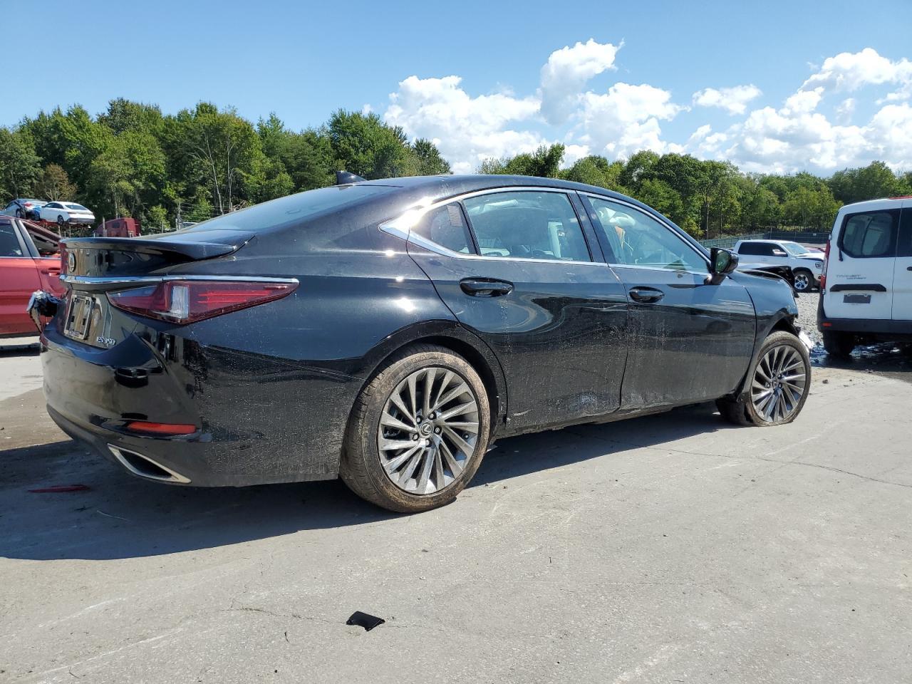 2024 LEXUS Es