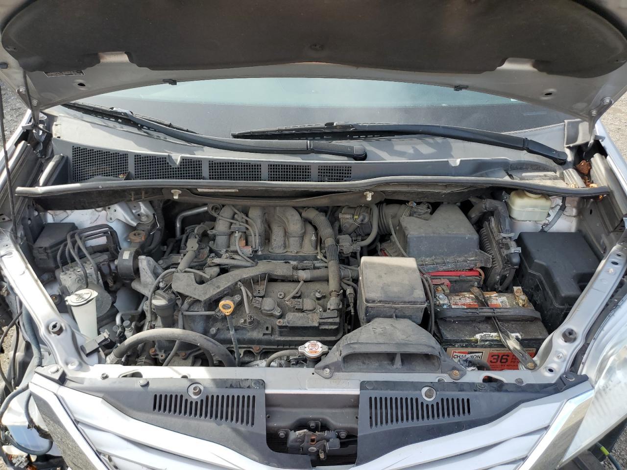 2017 TOYOTA SIENNA