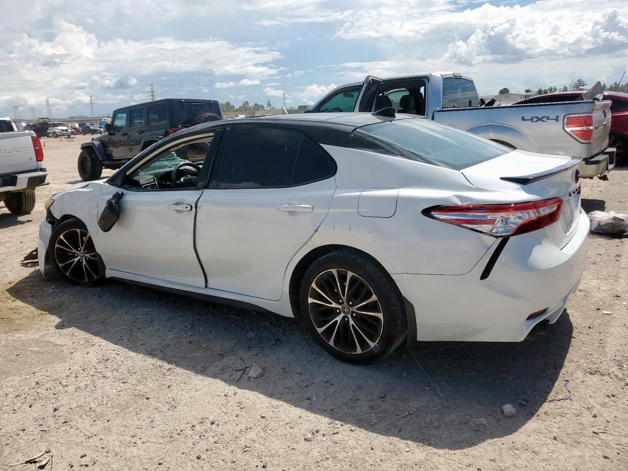 2020 TOYOTA CAMRY