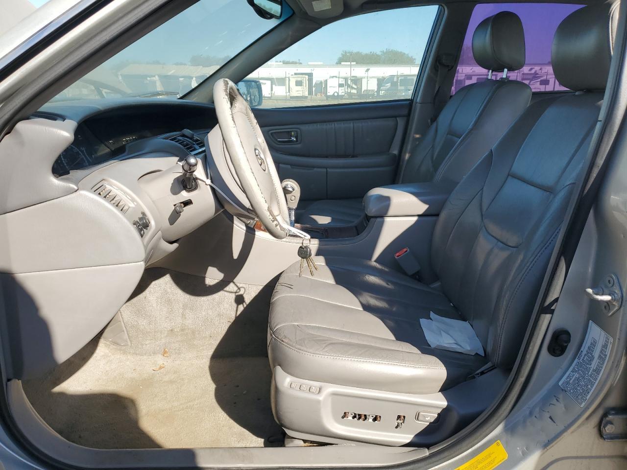 2002 TOYOTA Avalon