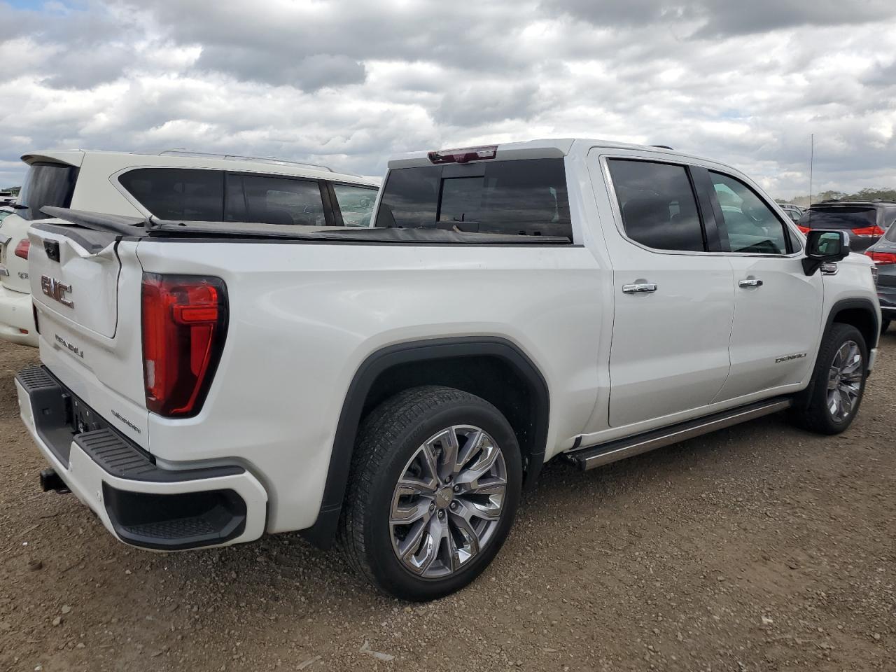2023 GMC Sierra