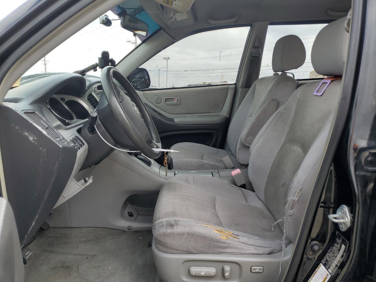 2004 TOYOTA HIGHLANDER