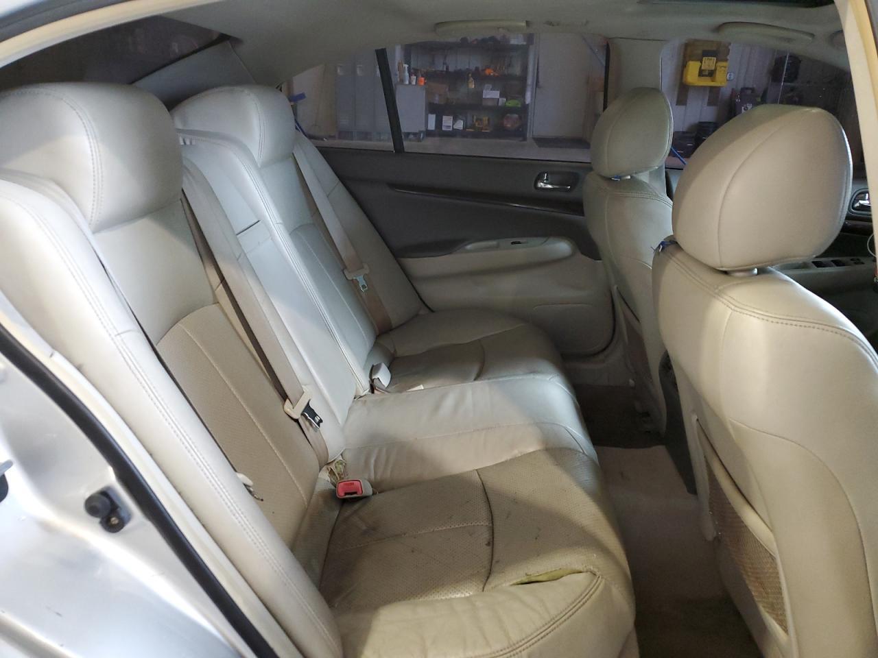 2011 INFINITI G37