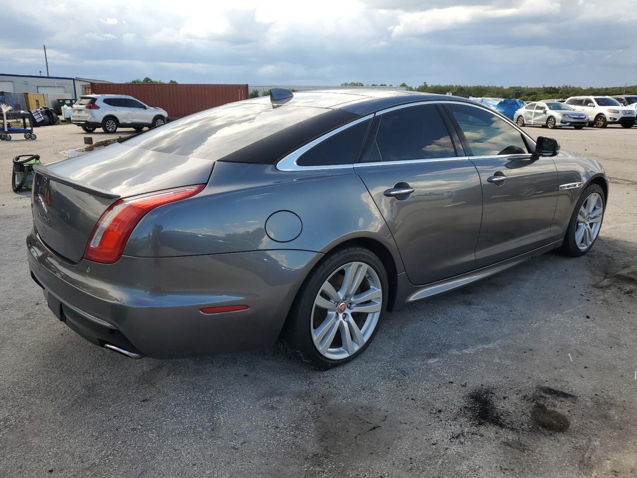 2016 JAGUAR Xj-Series