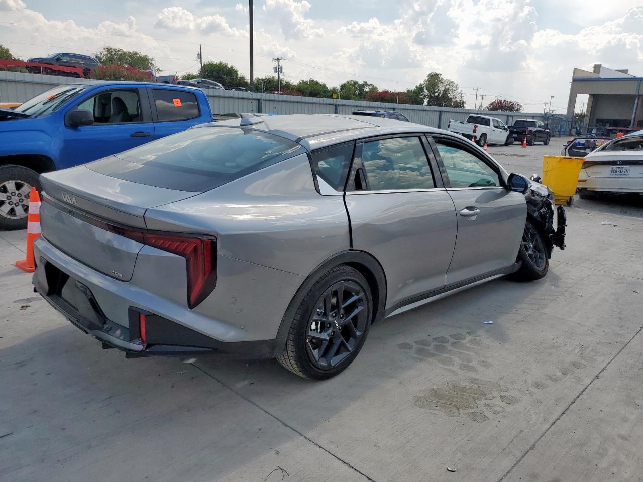 2025 KIA K4
