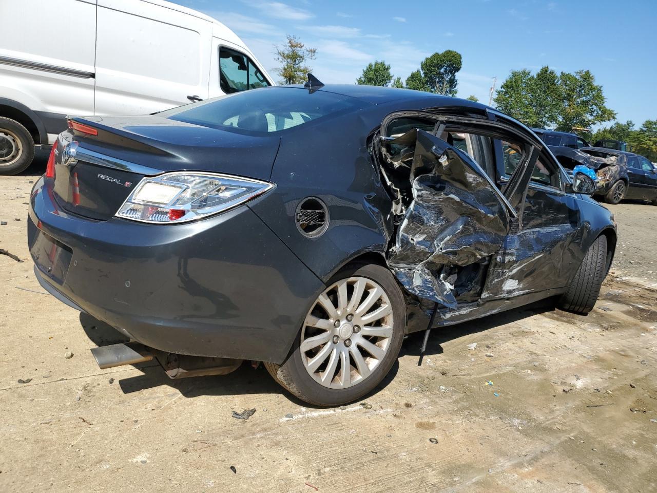 2013 BUICK Regal