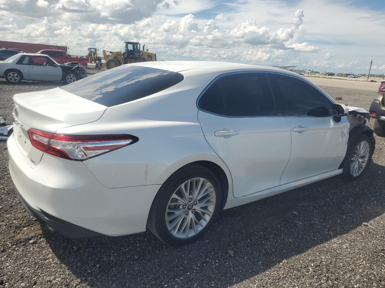 2018 TOYOTA CAMRY