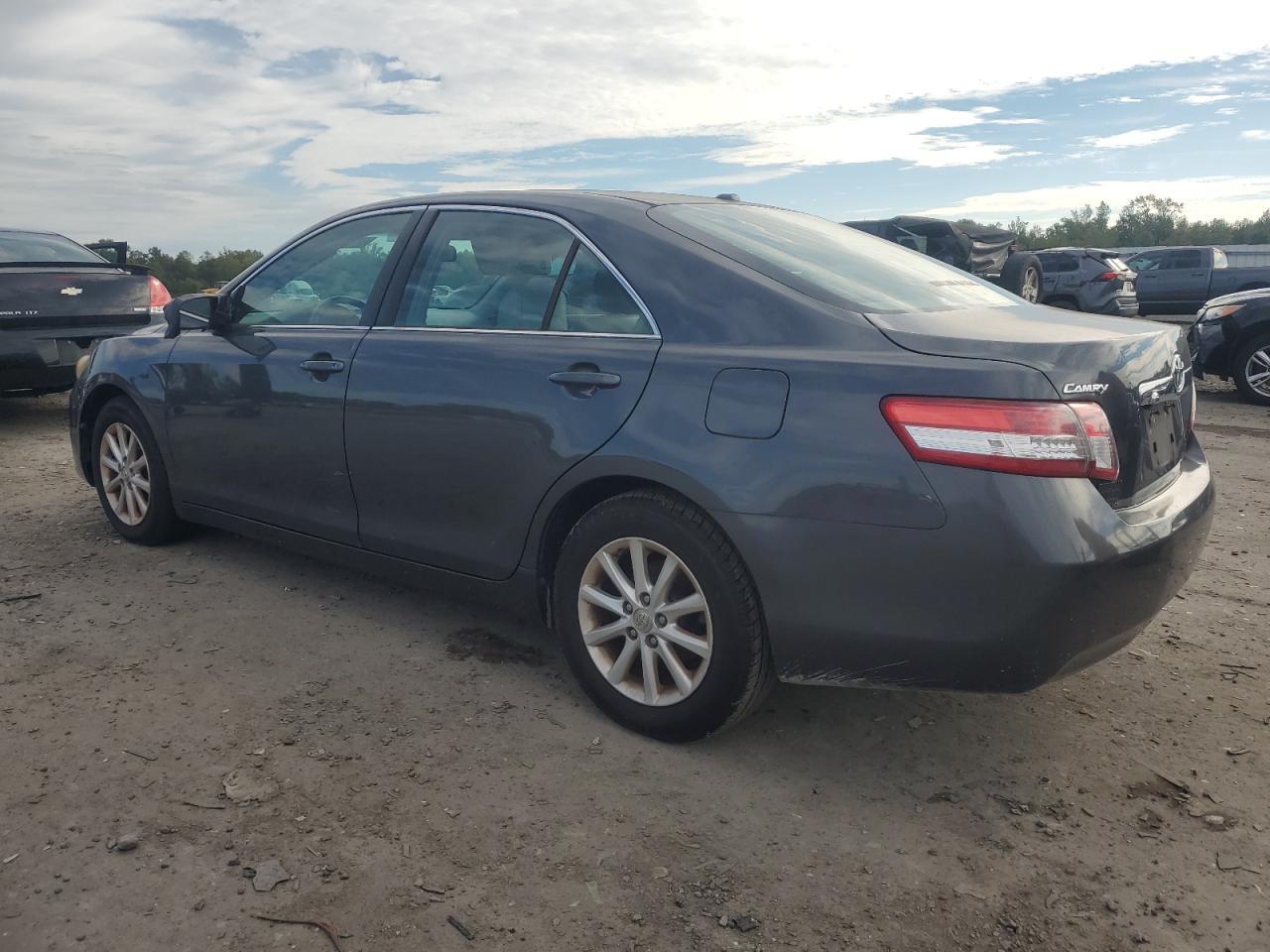 2011 TOYOTA CAMRY