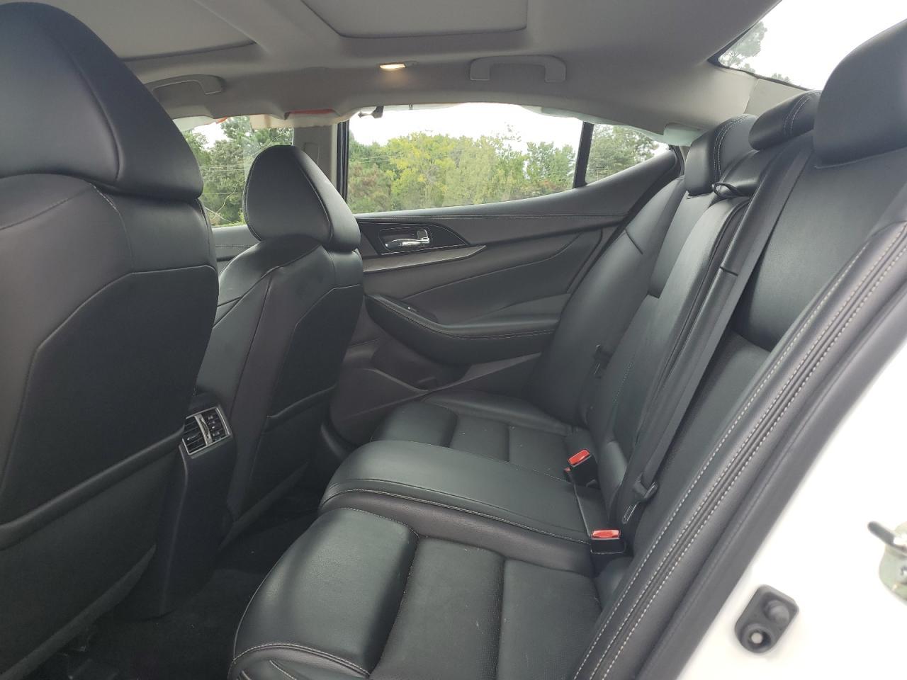 2017 NISSAN Maxima