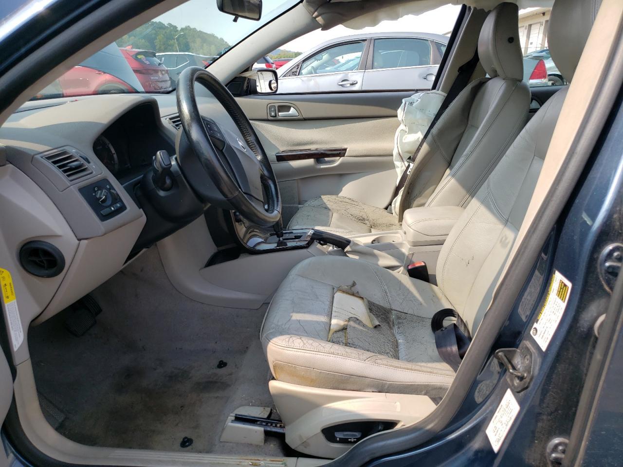 2005 VOLVO V50
