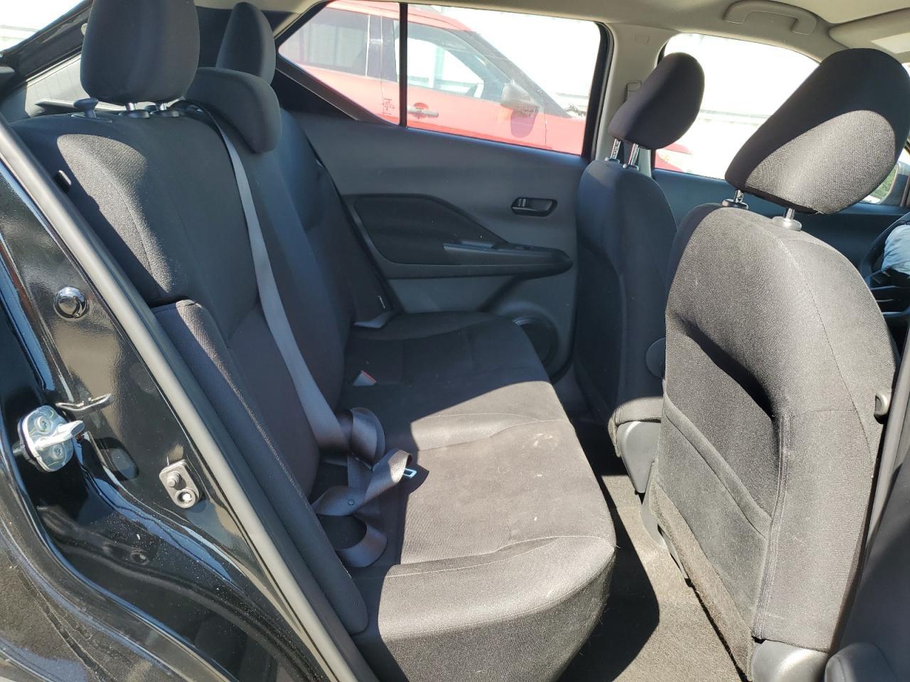 2024 NISSAN KICKS