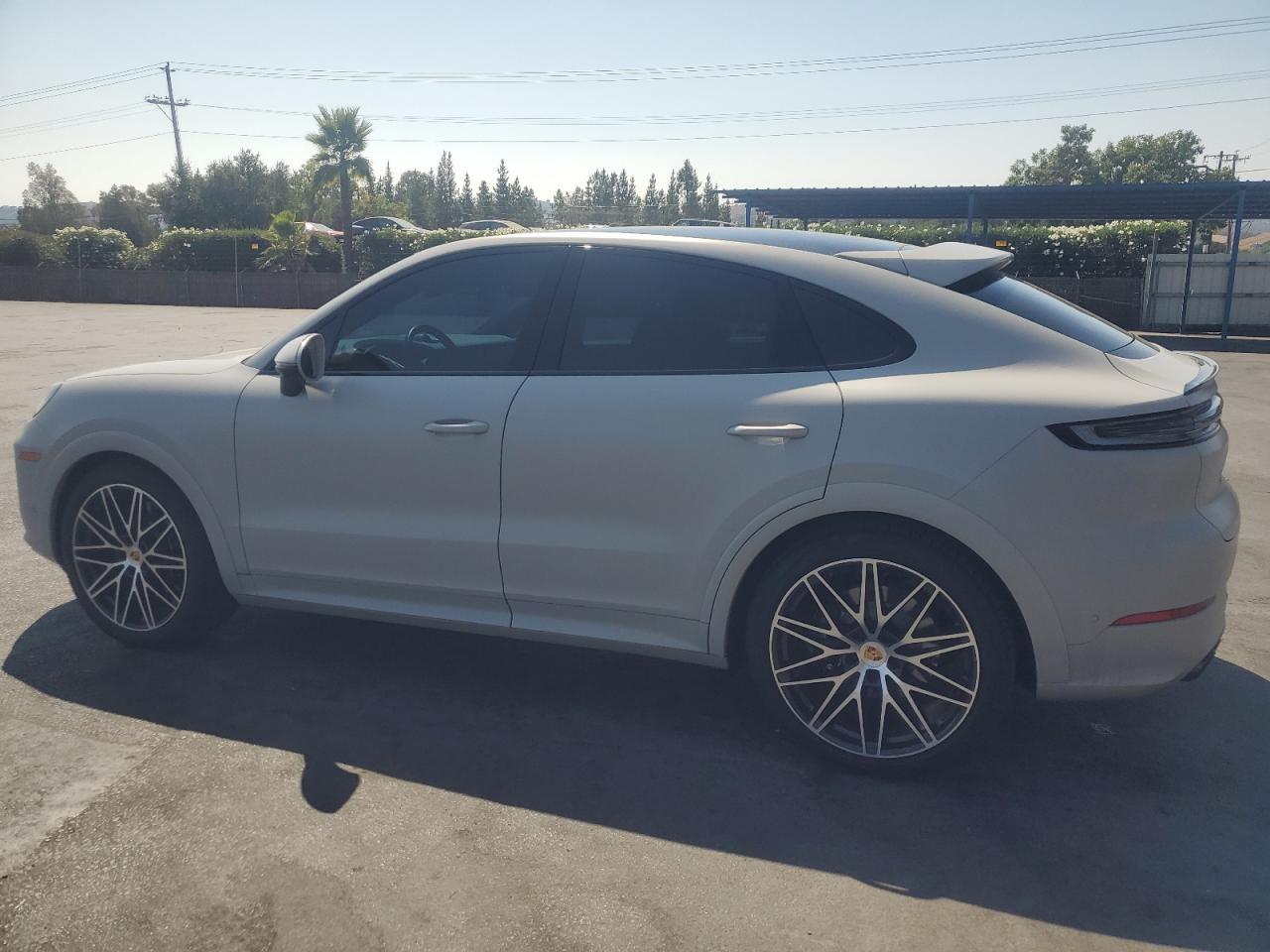 2025 PORSCHE CAYENNE