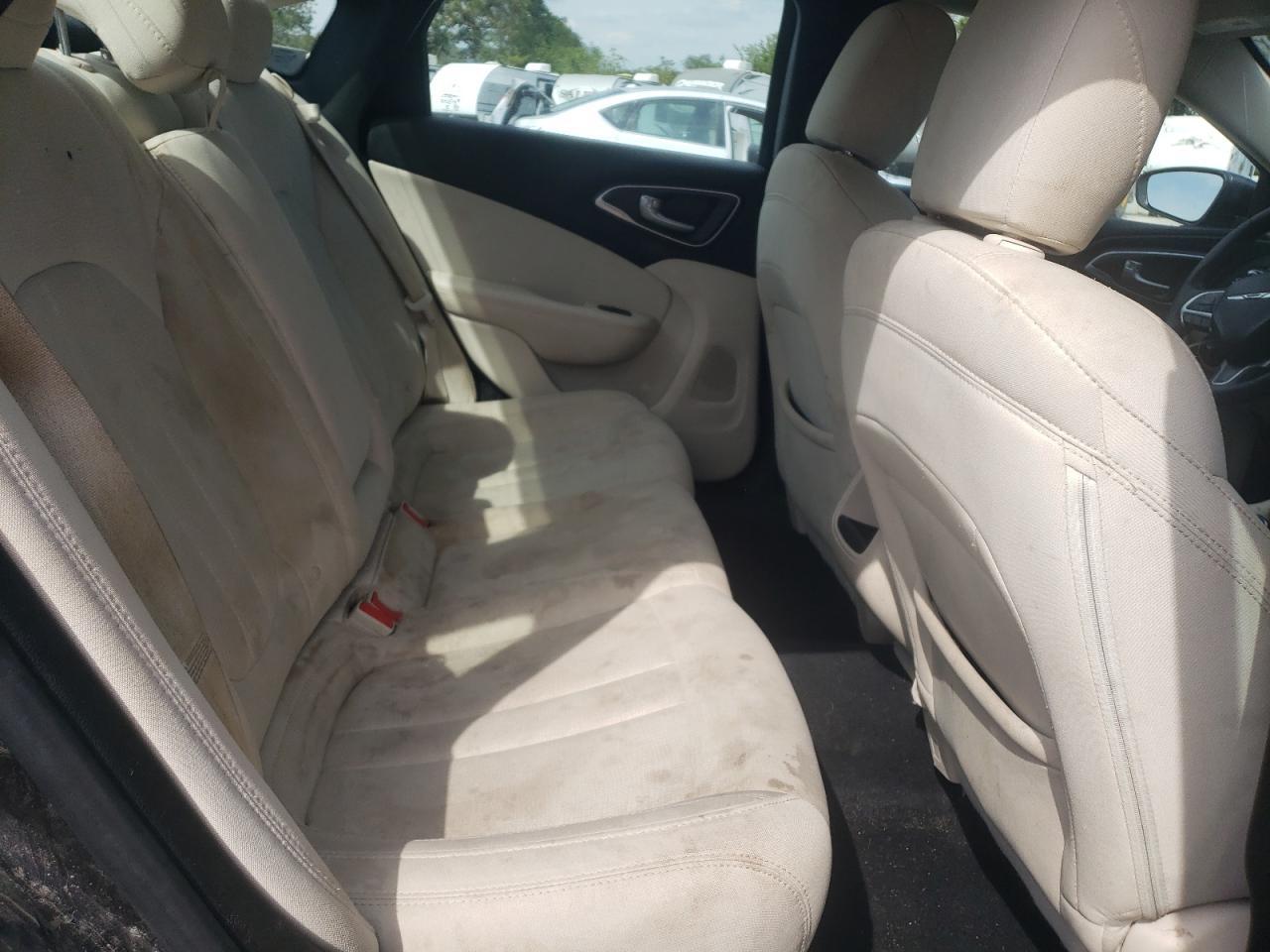 2016 CHRYSLER 200