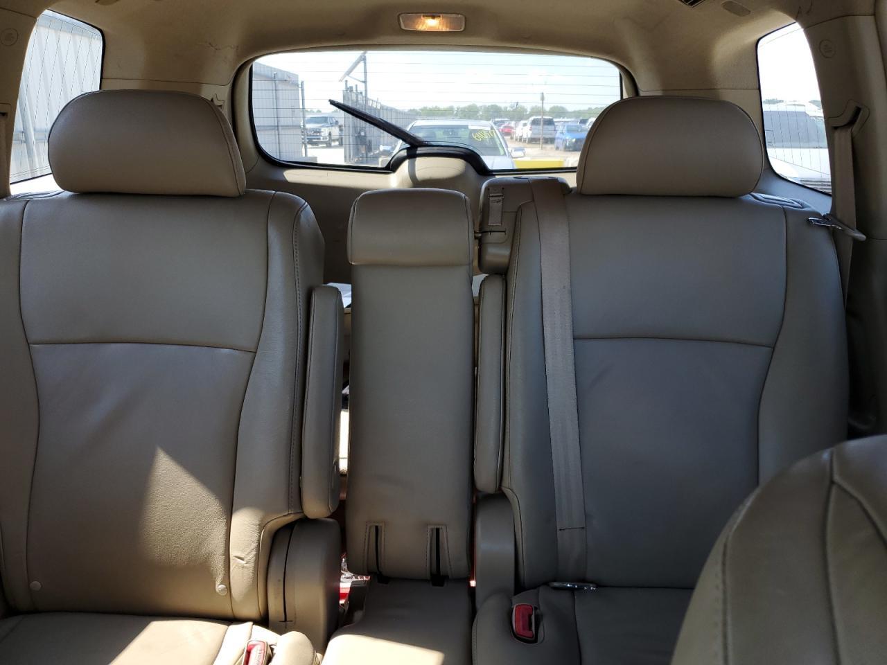 2010 TOYOTA HIGHLANDER