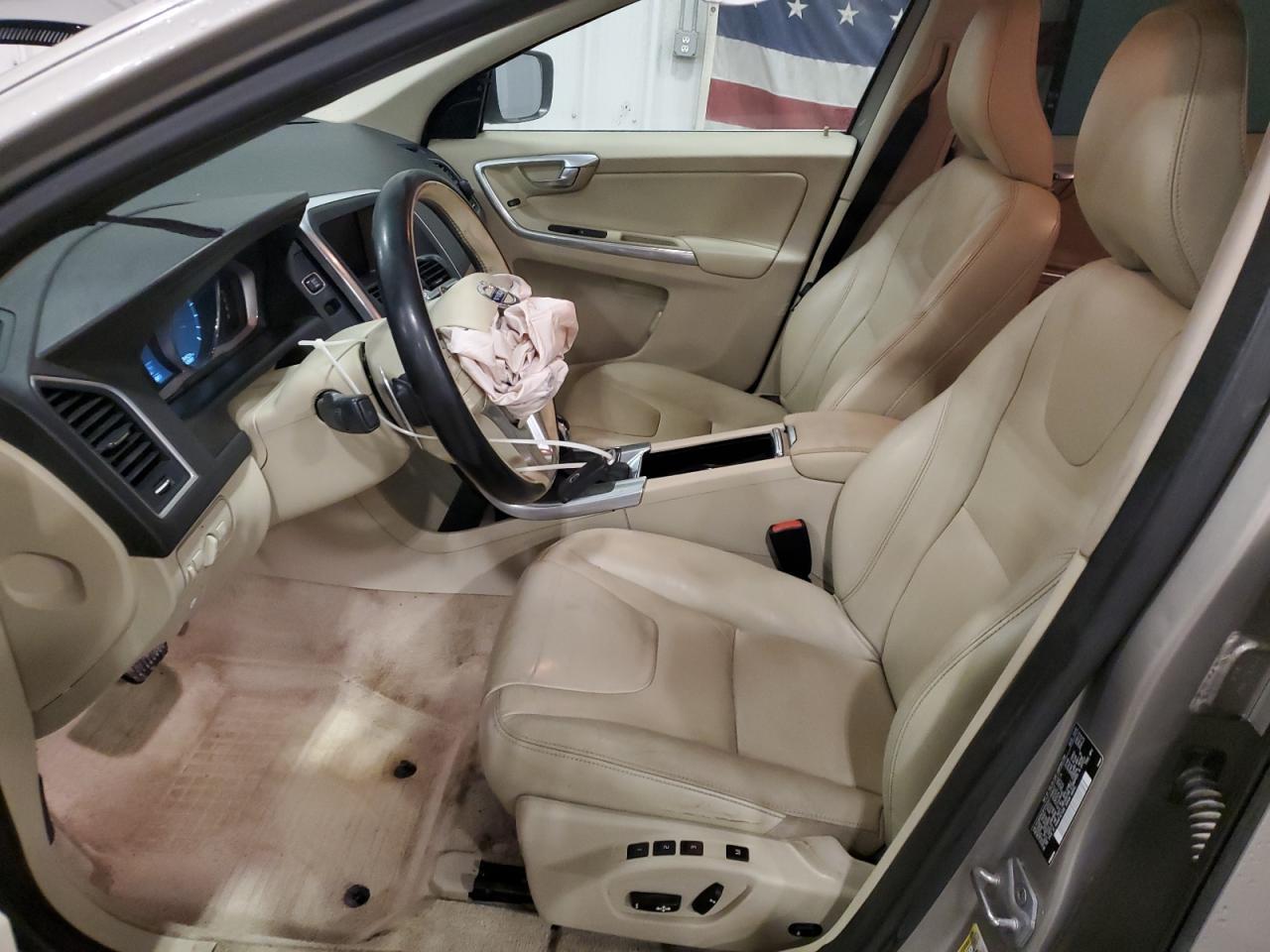 2015 VOLVO XC60