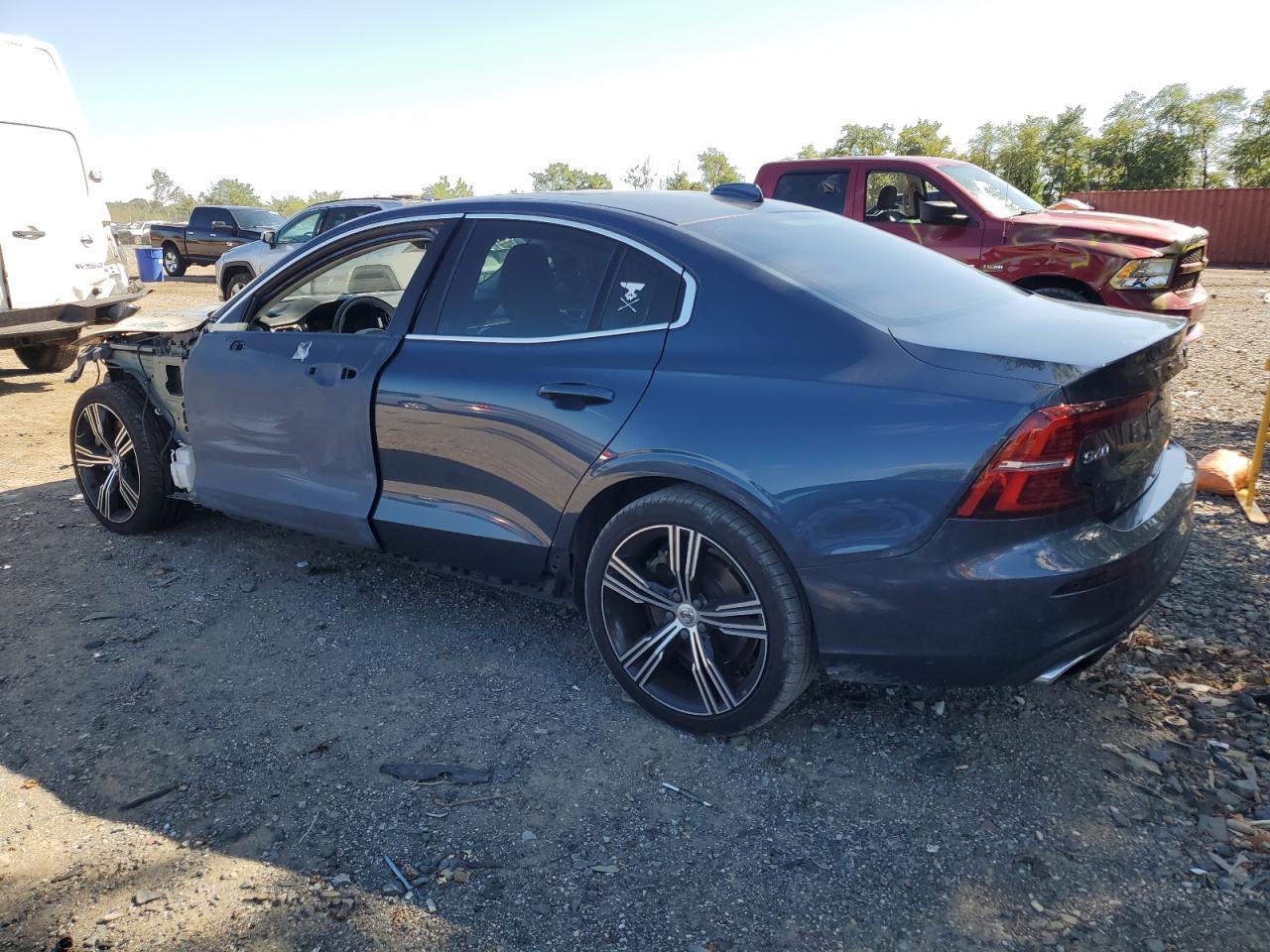 2019 VOLVO S60