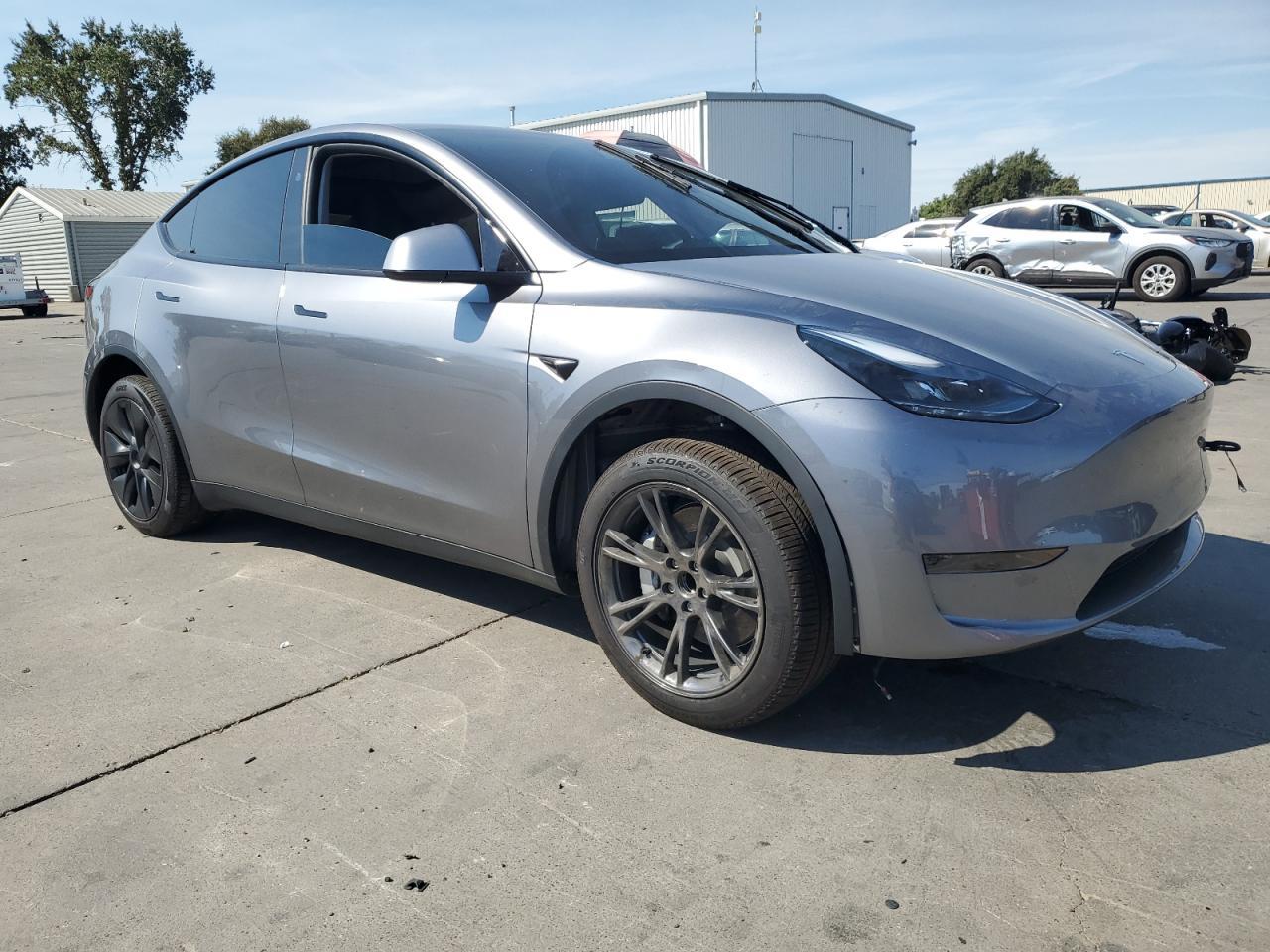 2024 TESLA MODEL Y